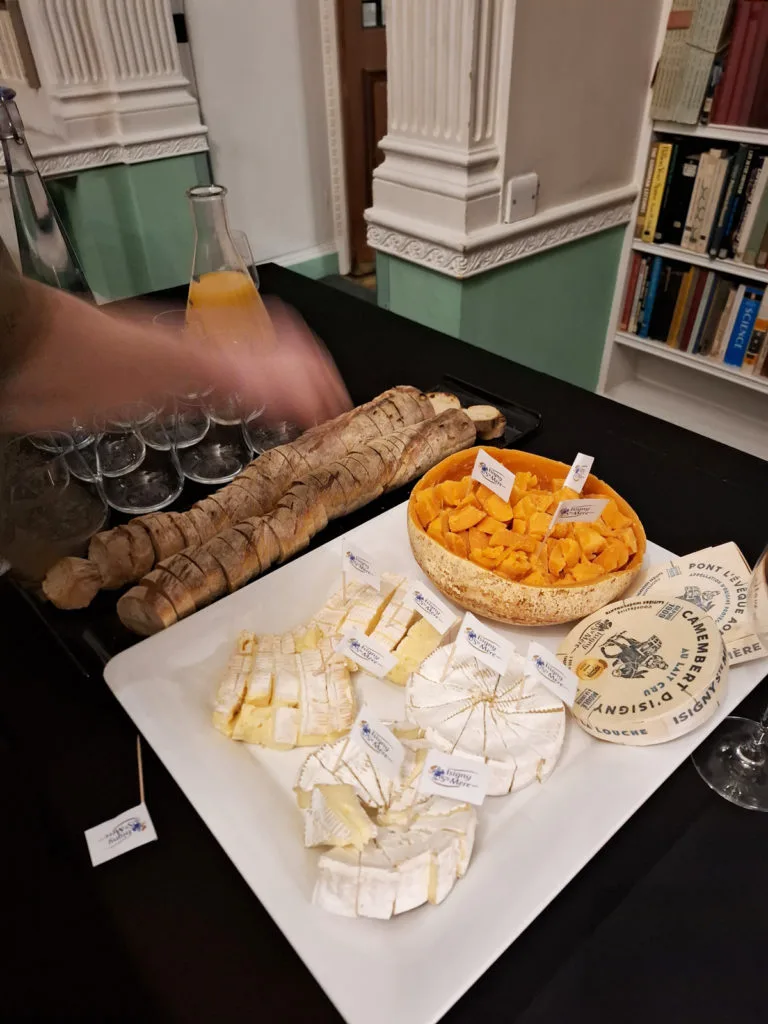 Conférence de presse de Normandie Tourisme à la Royal Institution de Londres avec journalistes et influenceurs britanniques