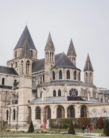 L'abbaye aux hommes et la mairie de Caen