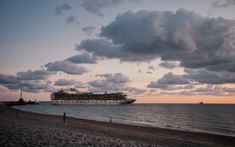 Ferry navire de croisière au Havre