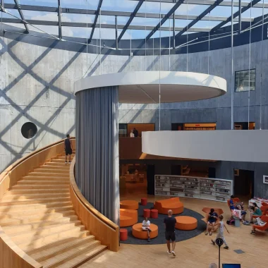 Bibliothèque dans Le Volcan, Le Havre