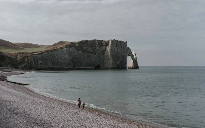 Des vacances d’hiver à l’image de la grisaille en Normandie