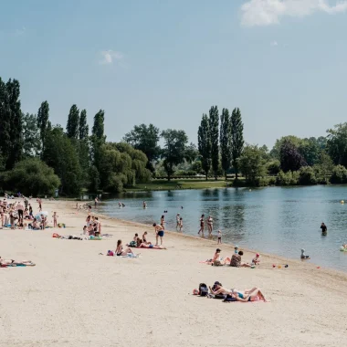 Lac et plage de Pont-l'Évêque