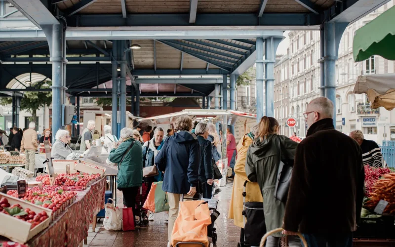 Les emplois liés au tourisme en Normandie en 2023