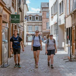 3 randonneurs à Pont-Audemer